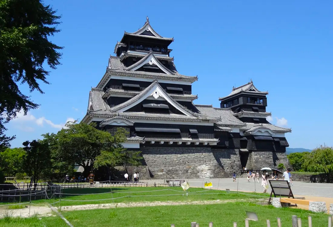 Kumamoto Castle: Marvel at one of Japan’s most iconic and historic castles.